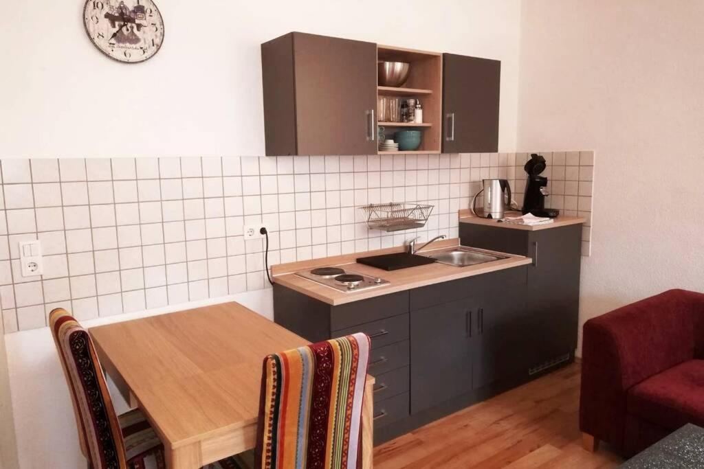 Ferienwohnung - Apartment Mit Balkon In Halle-Saale, Trotha Halle  Εξωτερικό φωτογραφία